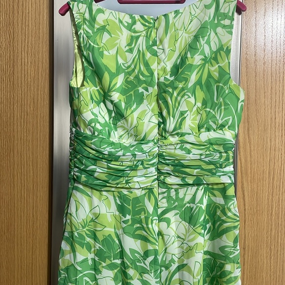 Hayley Matthews size 12 lined sleeveless dress ruched mid section lime green - Picture 10 of 12
